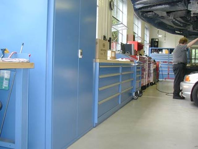 Lista Garage Cabinets