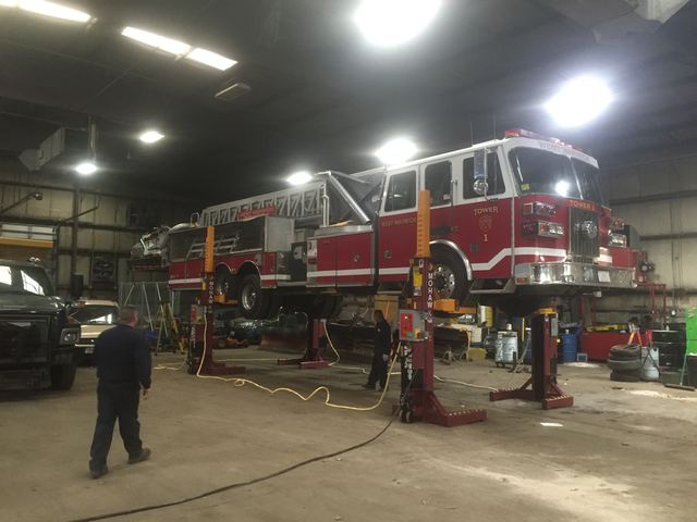 West Warwick Mohawk MP-18 Lift