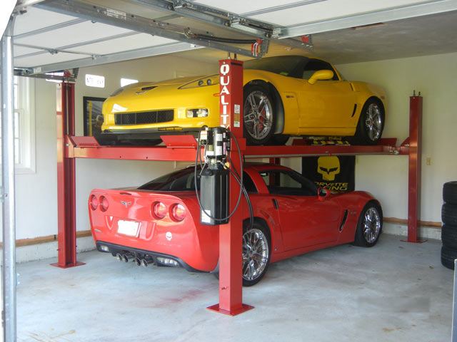 Quality Q4P09H stacking two Corvettes with only 9 1/2' of ceiling height.