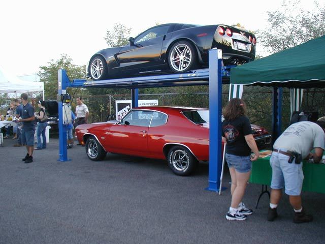 Corvette Z06 on TEC-9000 car storage lift