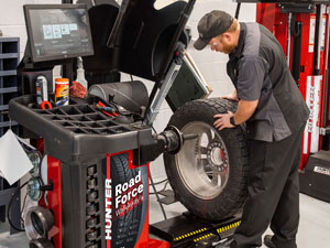 Hunter Road Force Wheel Balancer