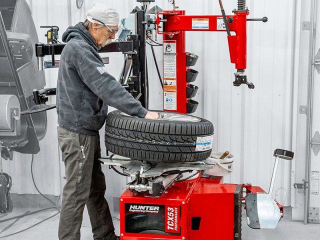 Hunter Table-Top Tire Changer